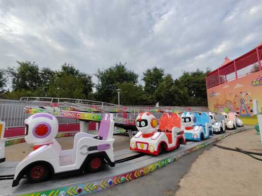 20 Seat Capacity Designed for Family Entertainment